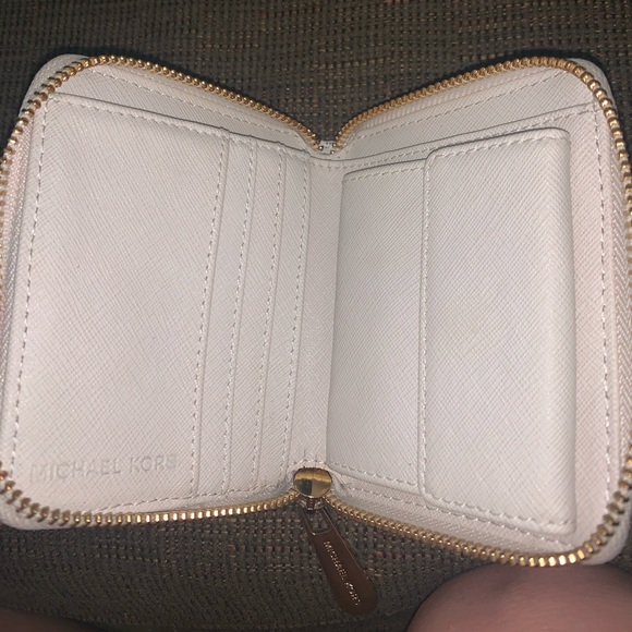 Michael Kors Wallet - Picture 2 of 4